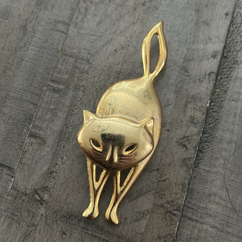 Vintage Gold Cat Pin Brooch Simple Design Fashion Fun - Picture 6 of 6